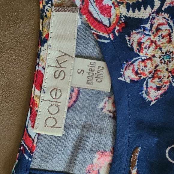 Pale Sky Crew Neck Top - Picture 3 of 3